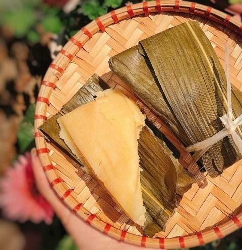 In the season of young corn, savor Cao Bang's famous rustic cake