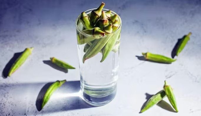 How does drinking okra water benefit blood sugar for people with diabetes?