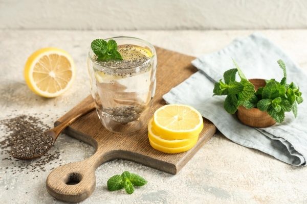 Tips for making delicious chia seed lemon water: Lose weight, beautify skin without harming the stomach
