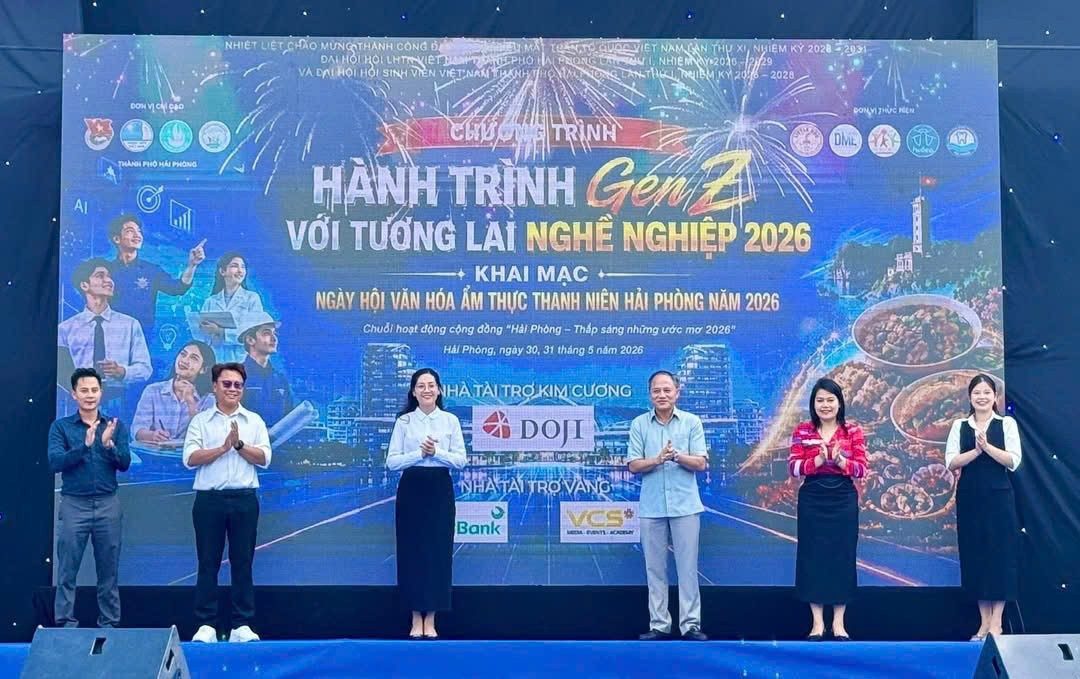 Delegates conducted the opening ceremony of the program (Photo: TDHP)