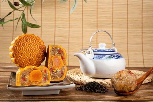 How to enjoy mooncakes deliciously without worrying about weight gain?