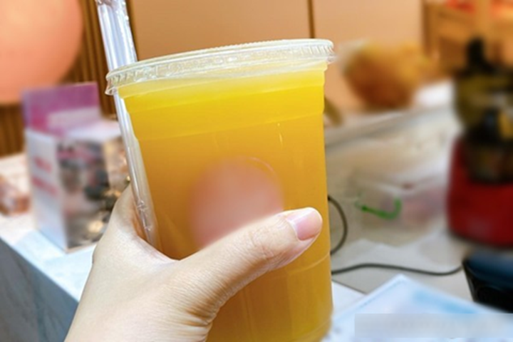 The drink that harms your liver in large amounts, yet many consider healthy and drink every day