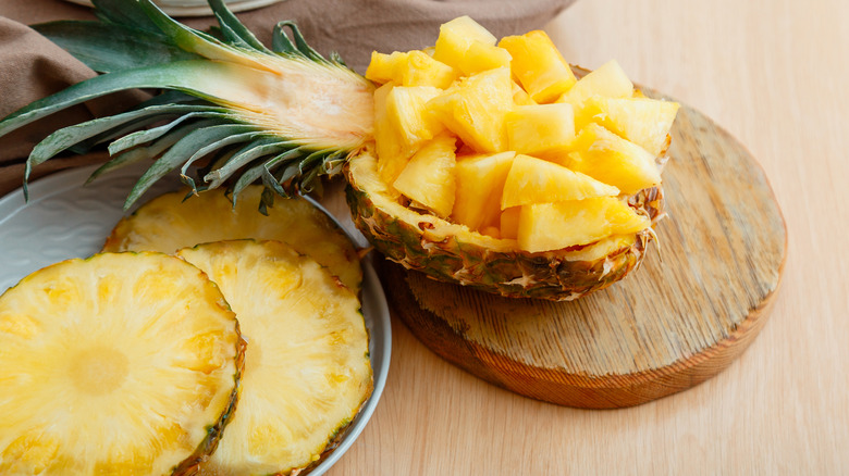 The bromelain-rich fruit that aids digestion and slows skin aging
